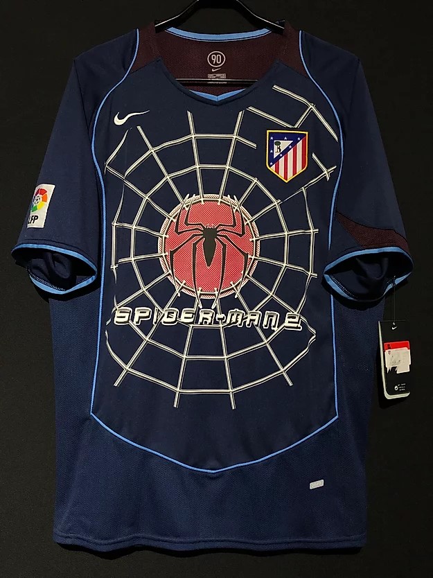 2004-05アトレティコ・マドリードのスパイダーマン2ロゴのアウェイユニフォーム